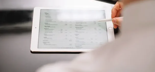 Diagnostic DPE sur tablette - Expert ASE Audit Solutions Énergie Montgeron