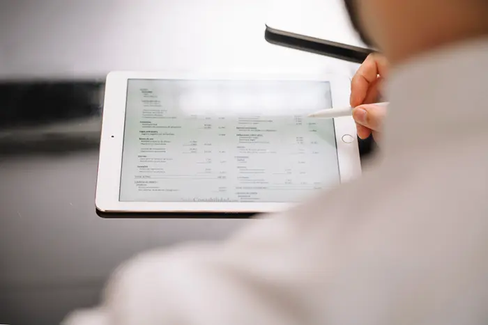 Diagnostic DPE sur tablette - Expert ASE Audit Solutions Énergie Montgeron